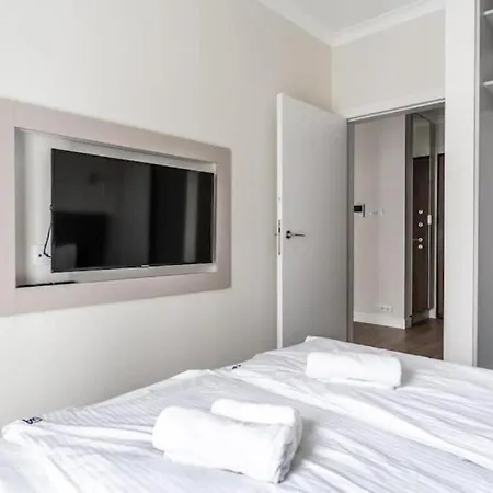 Urban Chic - Luxury For Up To 20 Guests In Mennica Residence, Center *
