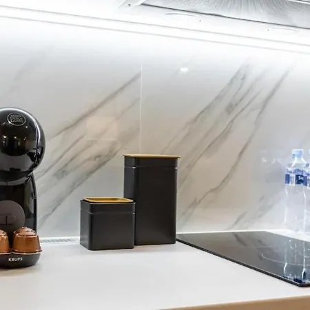 아파트 Urban Chic - Luxury For Up To 20 Guests In Mennica Residence, Center 바르샤바